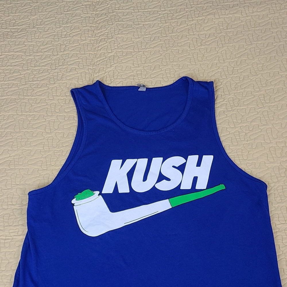 Kush 420 peace pipe logo T shirt size L